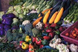 Photo Image: Vegetable garden Nouns: Edible gardens, vegetables, herbs, table