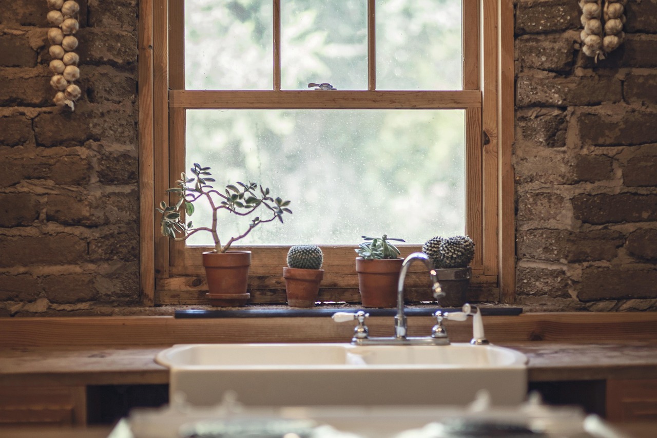 Pebble-shaped mirrors in contemporary bathroom