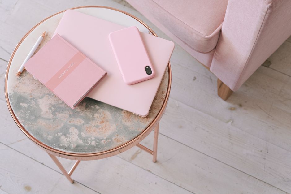 Pastel-toned rug and gentle textures Pastel-toned rug and gentle textures